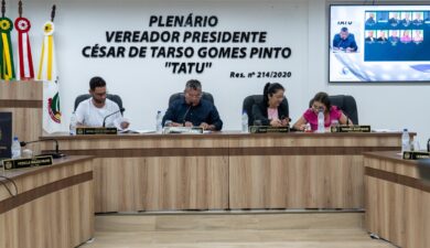 Adiantamento do 13º para servidores aposentados é votado na Casa de Leis￼