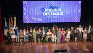 EMOÇÃO, HOMENAGENS E AUDITÓRIO LOTADO NA ENTREGA DO MULHER DESTAQUE 2023