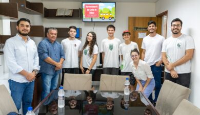 ESTUDANTES APRESENTAM AO LEGISLATIVO PROJETO SOBRE MOBILIDADE URBANA