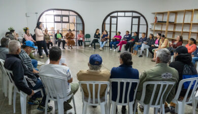 CAC E PROCON REALIZAM PALESTRA NO CRAS SOBRE BENEFÍCIOS PARA IDOSOS