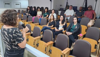 CÂMARA E ASSEMBLEIA LEGISLATIVA PROMOVEM PALESTRA “ATENDIMENTO NOTA 10”