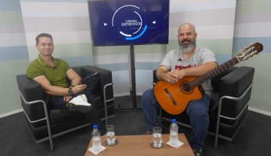 PROGRAMA CÂMARA ENTREVISTA RECEBE O MÚSICO TOM WOODY