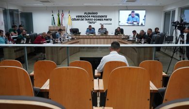 NA 14ª REUNIÃO CÂMARA RECEBE PAIS PARA FALAR DE PROJETO SOBRE TRANSTORNO DO ESPECTRO AUTISTA