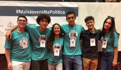 PARLAMENTO JOVEM DE EXTREMA PARTICIPA DE ETAPA ESTADUAL EM BELO HORIZONTE