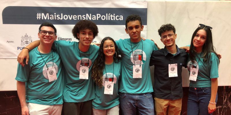 PARLAMENTO JOVEM DE EXTREMA PARTICIPA DE ETAPA ESTADUAL EM BELO HORIZONTE